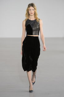 歐美風(fēng)穿搭 簡約干練，詮釋現(xiàn)代女性的自信與魅力